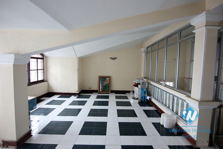 Nice and cozy house in Westlake area 